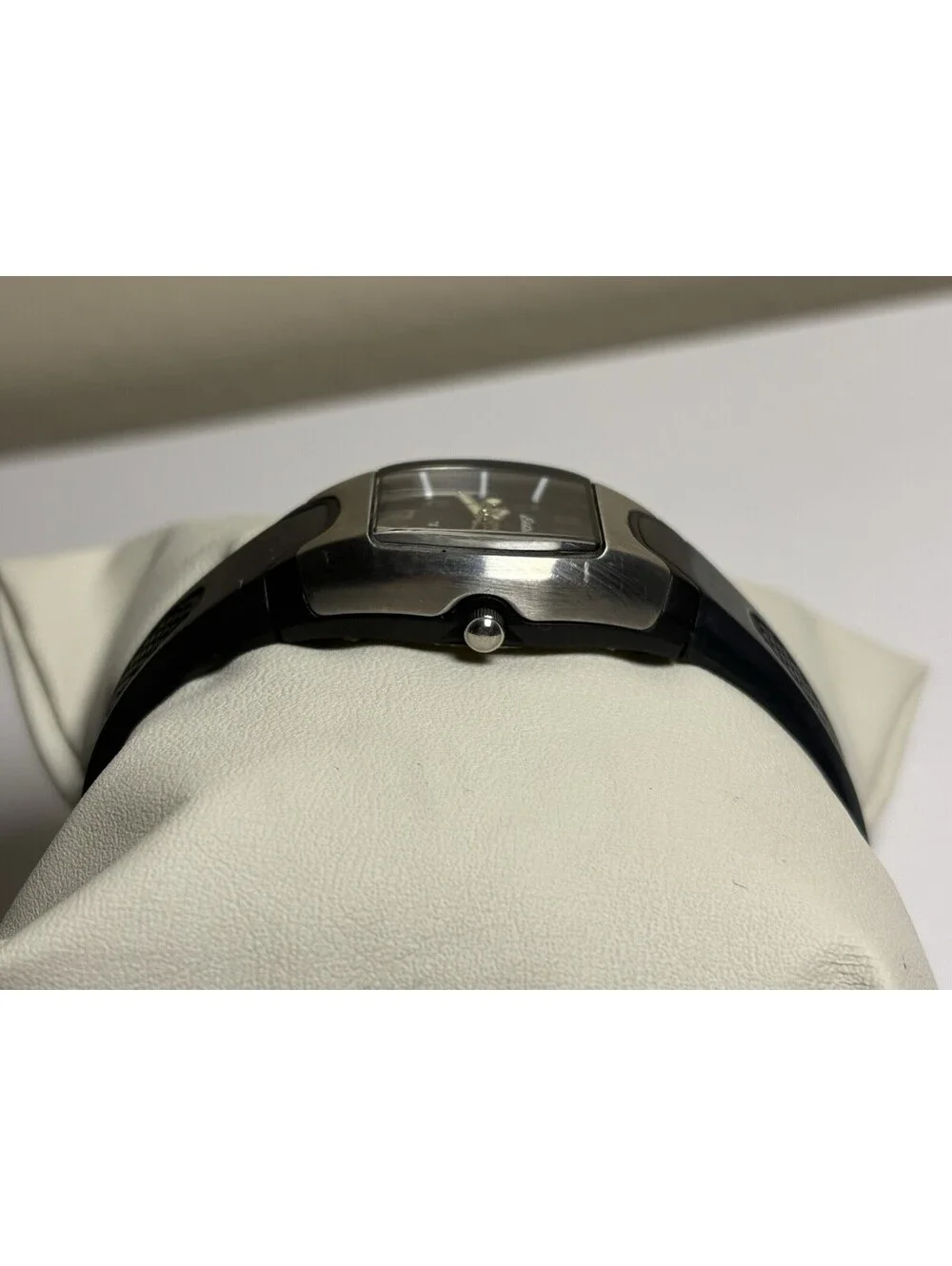Eddie Bauer Surf Sport Watch Black Dial Rubber Strap 330FT Water Resistant